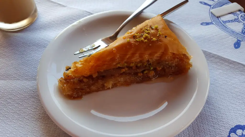 Things to do in Zakynthos - Try Greek food - baklava