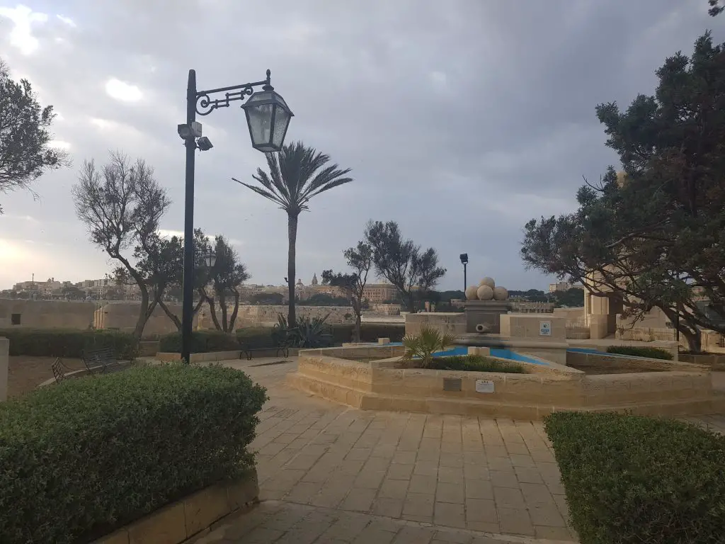 Best things to do in Malta and Gozo - Admire the views from Il-Gardjola Gardens in Senglea in Malta