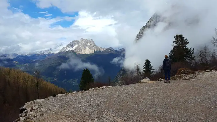 Dolomites Italy things to do - Hike to Lago di Sorapiss - Domomites IT