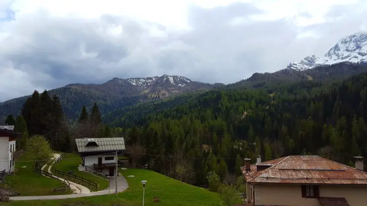 Dolomites Italy things to do - hikes in Dolomites mountains in Italy