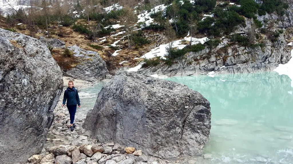 Travel Bucket List Ideas - Hike to Lago di Sorapiss in Dolomites Italy