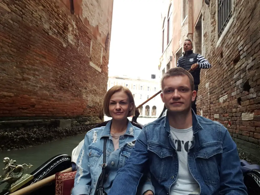 Travel Bucket List Ideas - Ride a gondola in Venice Italy