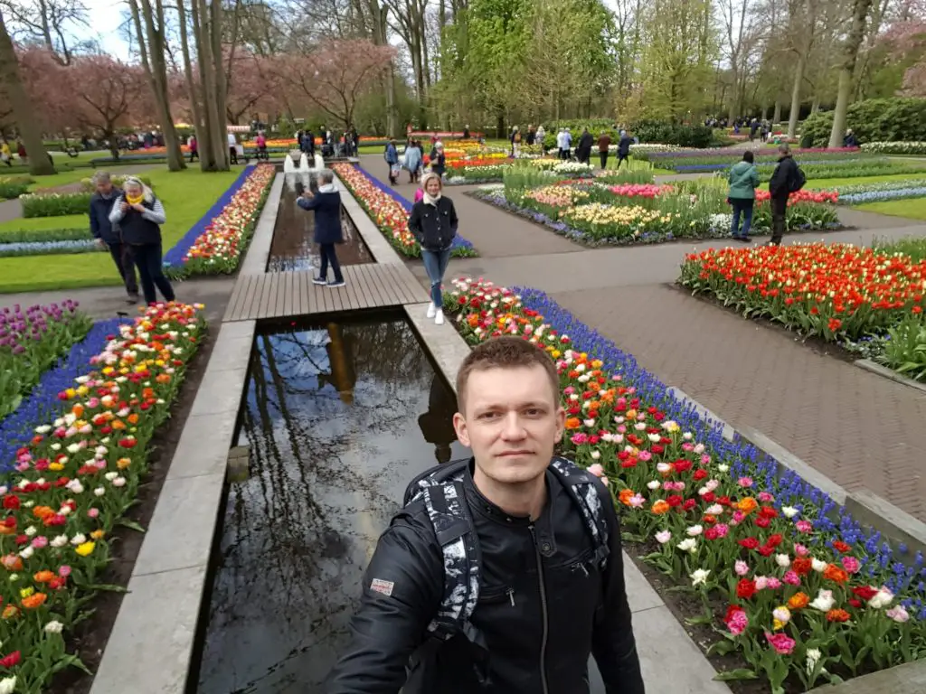 Ideas for Travel Bucket List - Travel to Keukenhof to see tulips in bloom in Holland