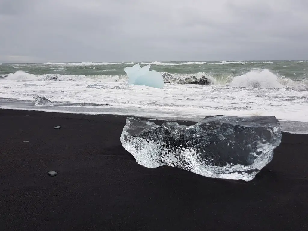 Travel Bucket List - Visit diamond beach in Iceland