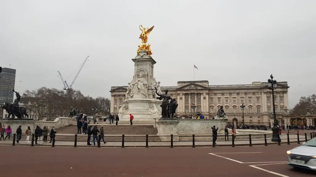 London things to do - Buckingham Palace