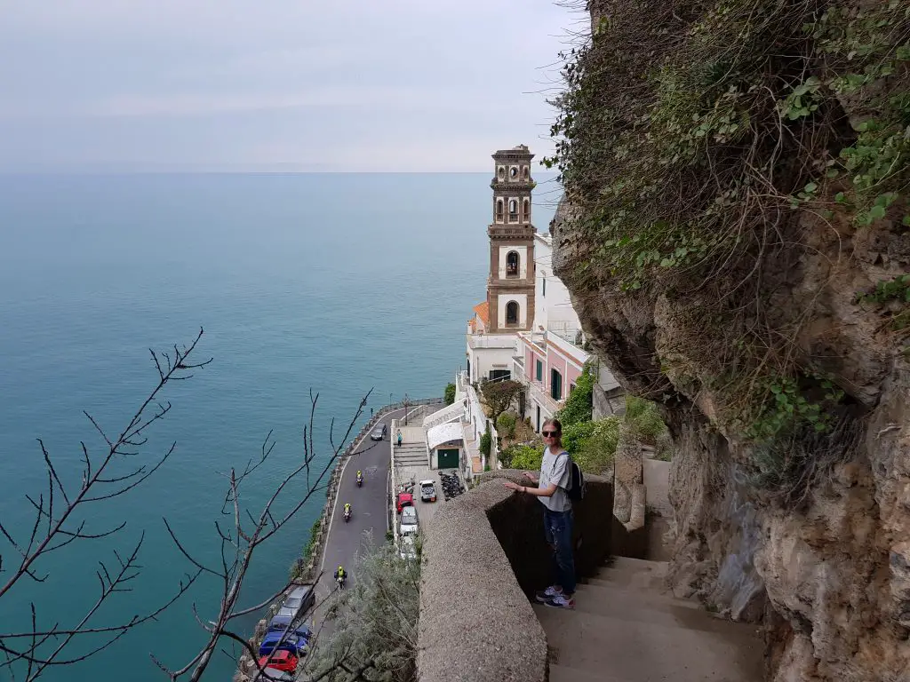 Where does Amalfi Coast start and end