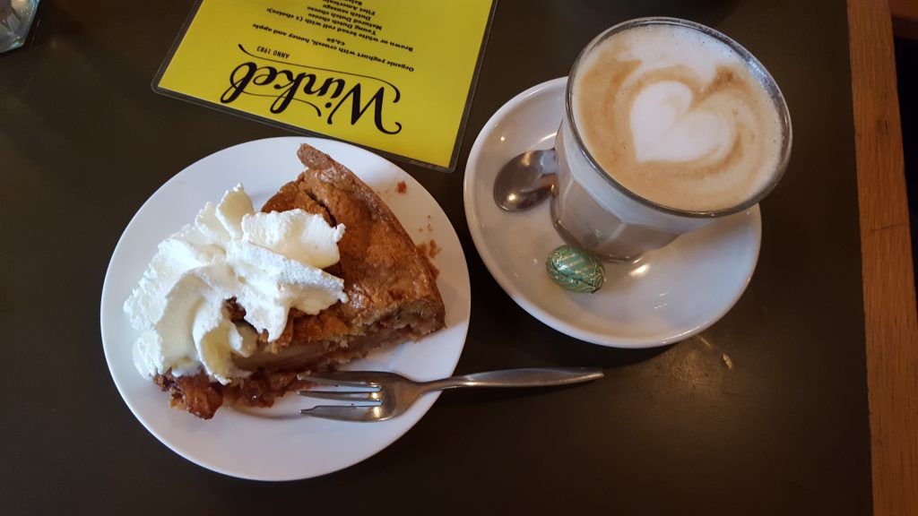 What to do in Amsterdam - Apple Pie at Winkel 43