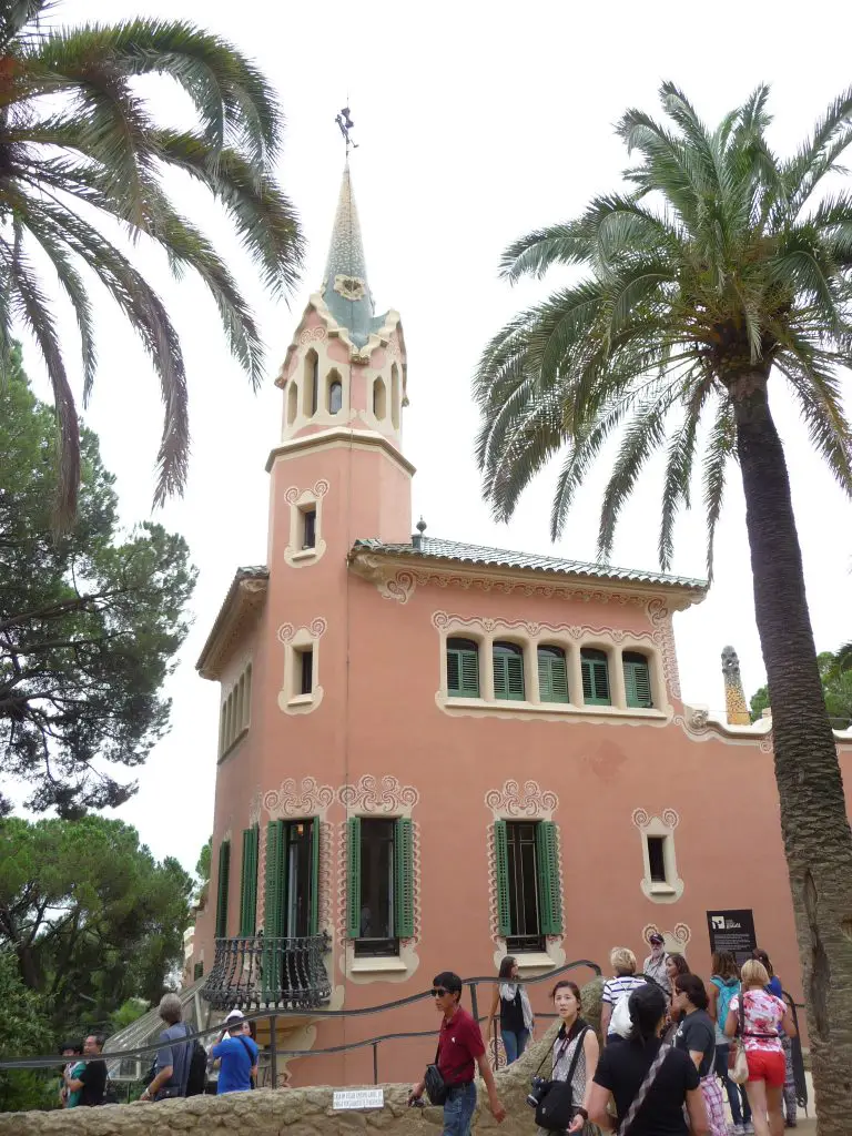 Attractions Barcelona - Gaudí House Museum