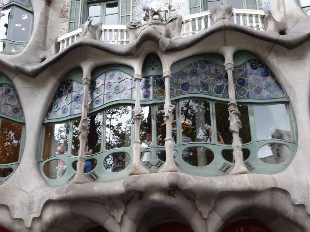 QUIRKY Things to do in Barcelona - Casa Milà