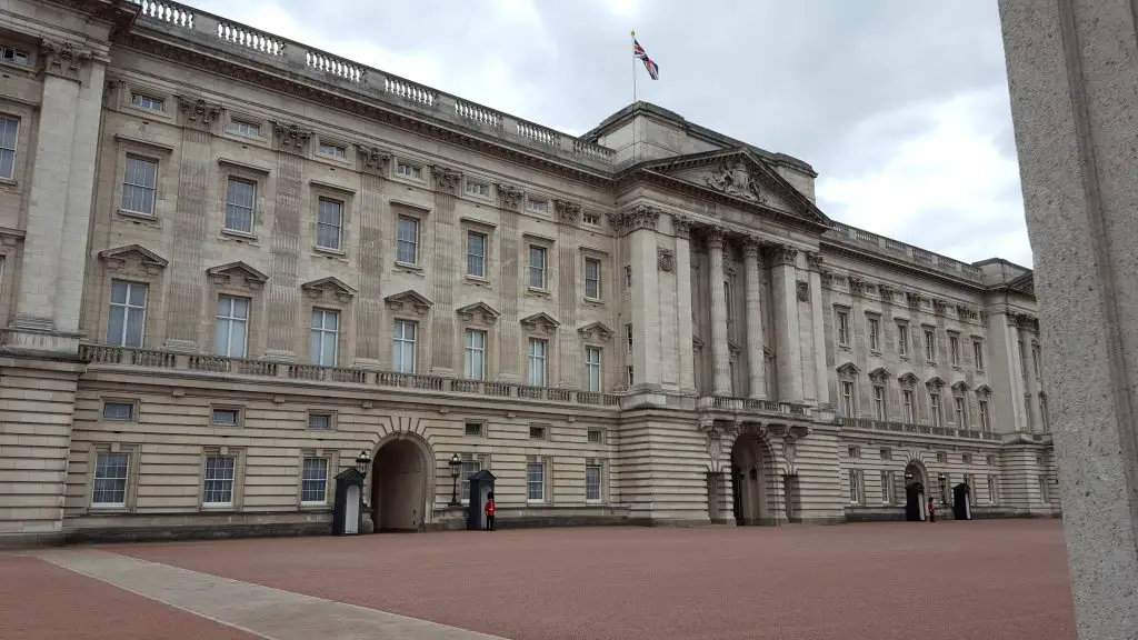 Famous landmarks in London - Buckingham Palace