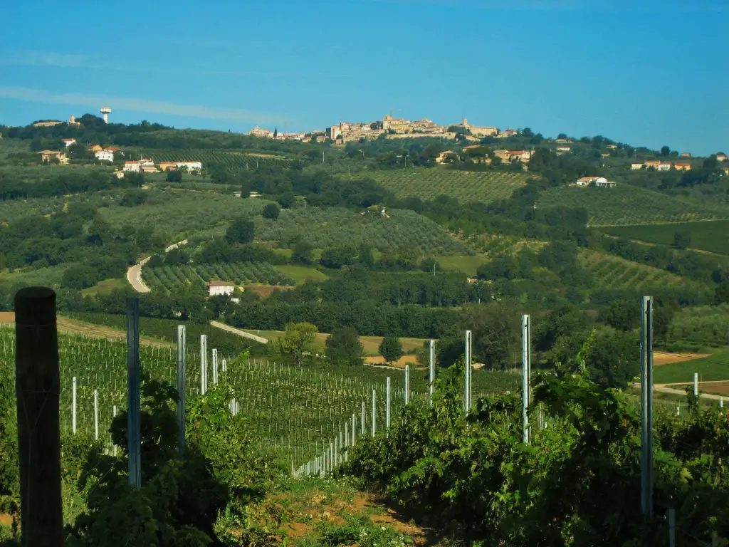 Where is warm in May in Europe - Spring in Umbria