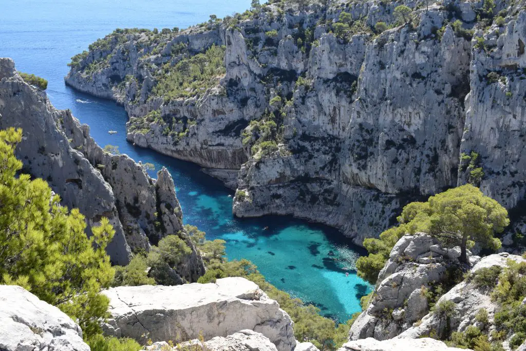 Best places to visit south of France - Calanques