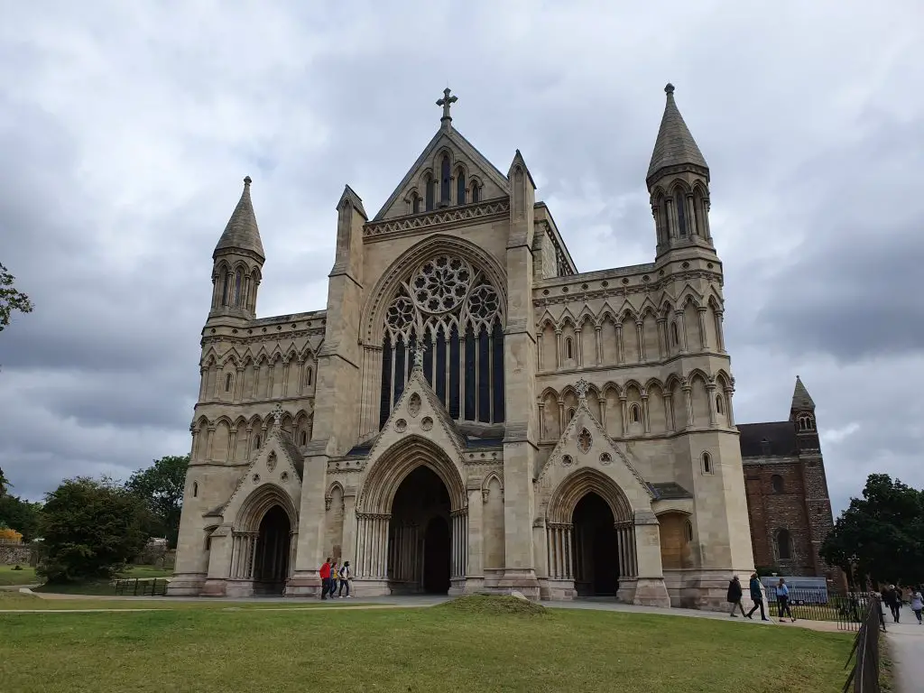 Cathedrals and churches of Europe - The Cathedral & Abbey Church of Saint Alban - England