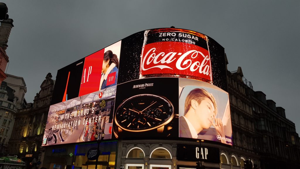 Traditional British landmarks - Piccadilly Circus