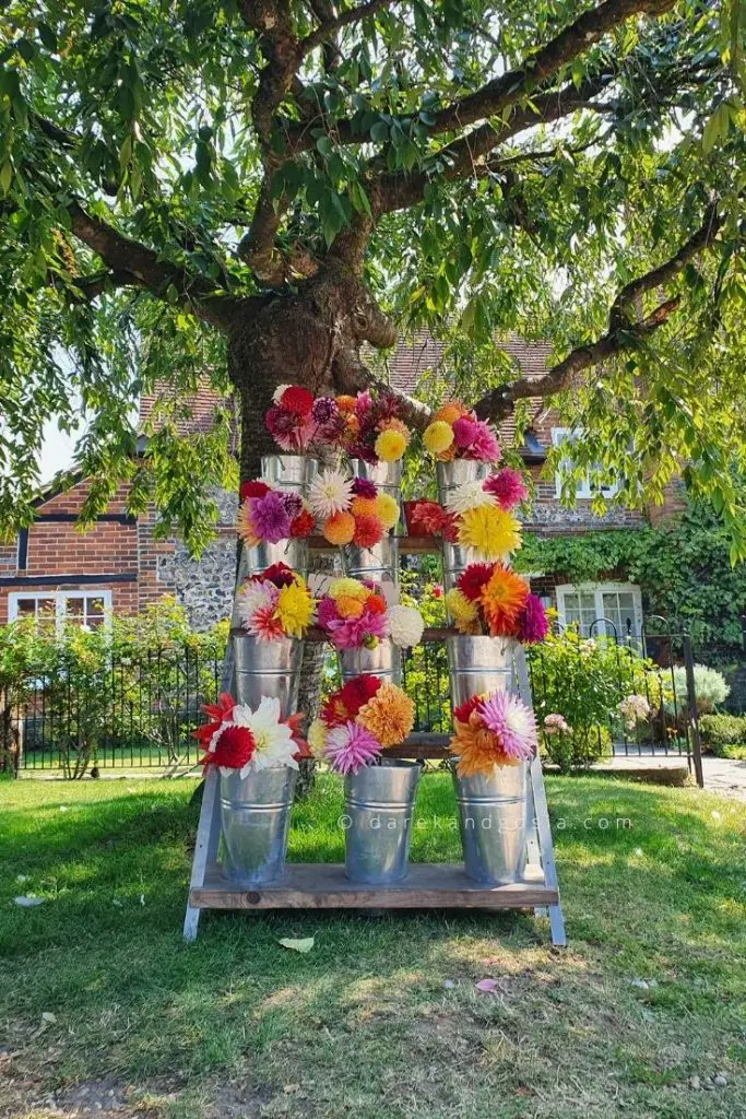 Hambleden Buckinghamshire - Get flowers from Hambleden village