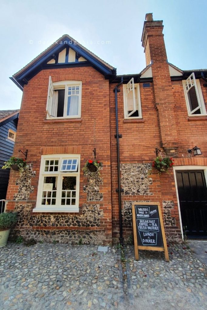 Things to do in Hambleden village - The Stag & Huntsman