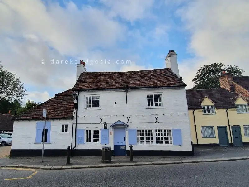 West Wycombe village - Swan Inn