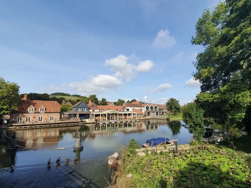 Goring-on-Thames Oxfordshire - The Swan at Streatley