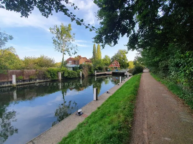 Sonning on Thames Berkshire - Sonning Lock