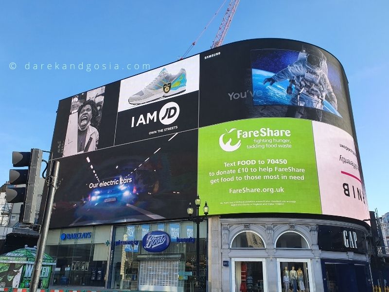 Iconic landmarks in London - Piccadilly Circus