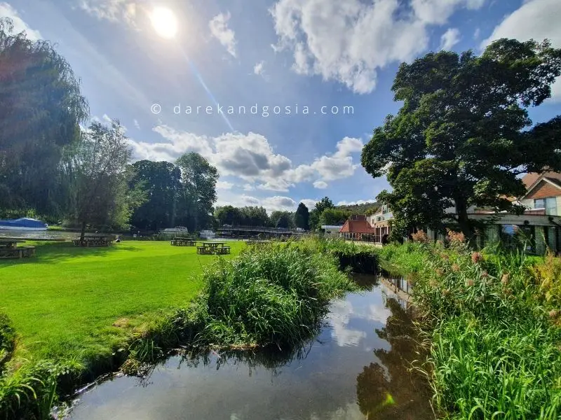 Places to visit in Oxfordshire - Goring on Thames