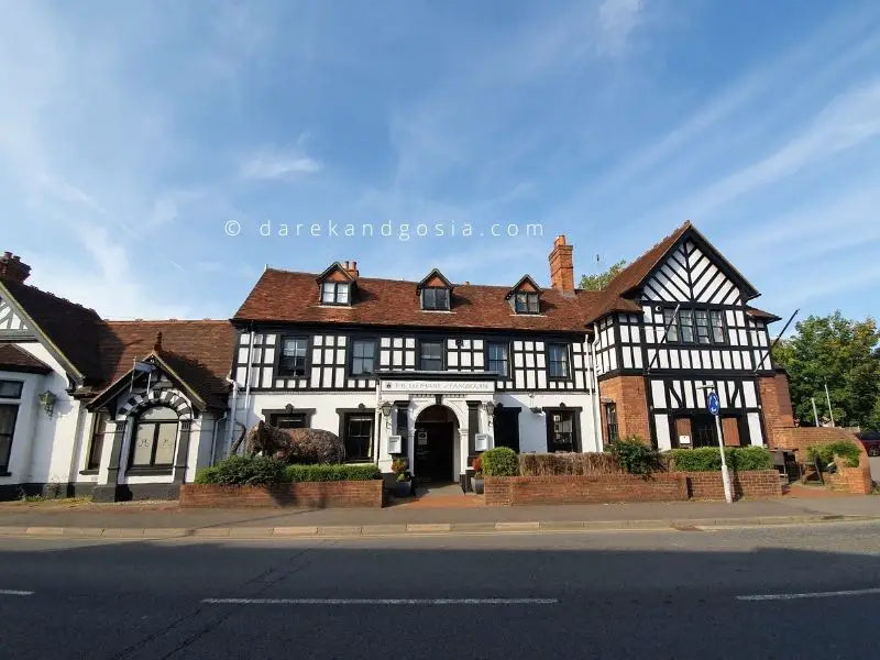 Things to do in Pangbourne Berkshire - The Elephant Hotel