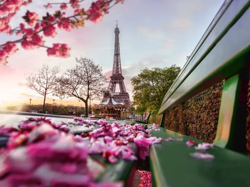 Romantic European cities - Paris