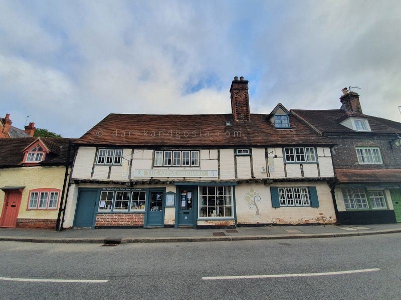 Best cafe near me from London - The Apple Orchard, West Wycombe