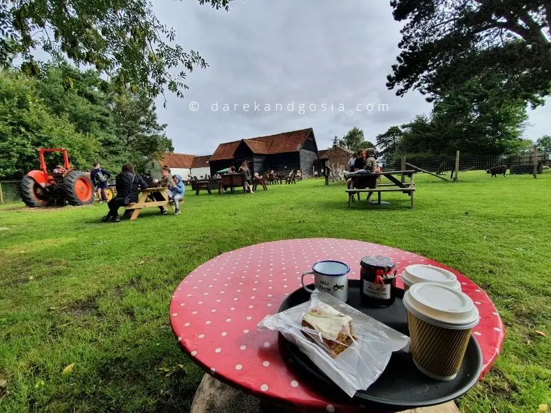 Nice cafe near London - Hill Farm near Ashridge Estate