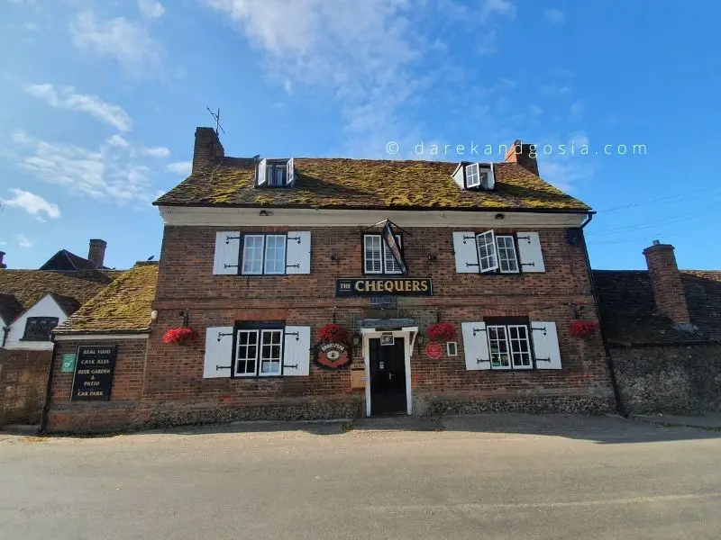 The best pubs near me from London - The Chequers Inn, Fingest