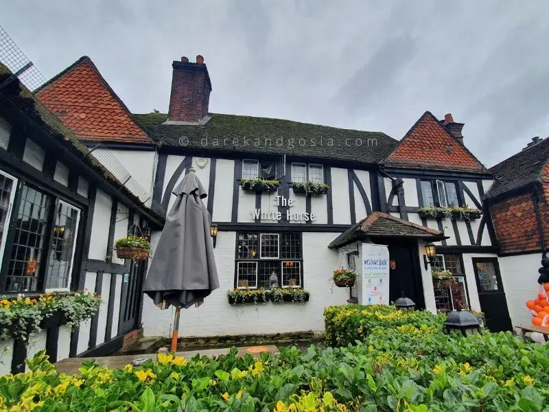 Village pubs near me - The White Horse, Shere