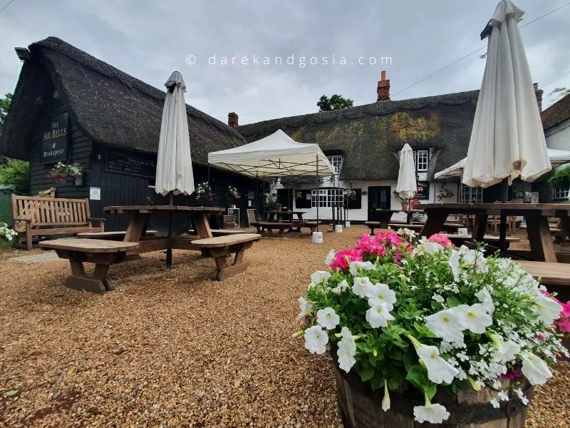 Village pub near me - The Six Bells, Warborough