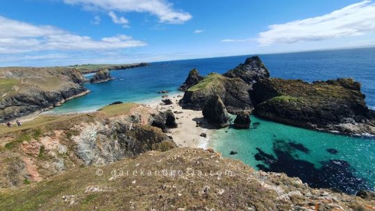 What is Kynance Cove famous for