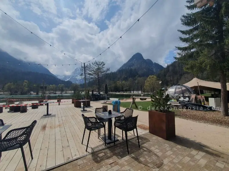 Lake Jasna cafe