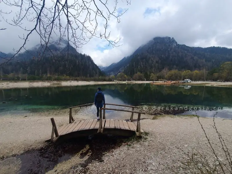 Walking around Lake Jasna